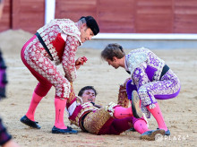 Álvaro Serrano, en el suelo