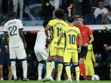 Díaz de Mera Escuderos expulsa a Vinicius Jr. por tirar del pelo a Saliba