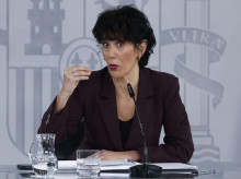 La portavoz del Gobierno, Elma Saiz, durante la rueda de prensa en la Moncloa