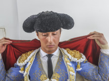 22 de agosto del 2026 (Malaga) Con motivo del 150 aniversario de la plaza de toros de la Malagueta se ha celebrado una corrida de toros encabezada por Morante de la Puebla, Roca Rey y David de Miranda . Con  asistencia del ex torero Enrque Ponce , Fran Rivera, Cari Lapique con su nieto, Pedro Trapote, Tana Rivera y Lourdes Montes