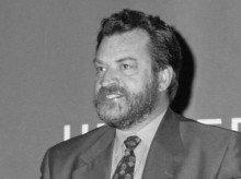 El rector de la Universidad Politécnica de Madrid, Saturnino de la Plaza Pérez (c), acompañado del alcalde de Madrid, José María Álvarez del Manzano (i) y del consejero de Educación y Cultura de la CAM, Gustavo Villapalos (d)