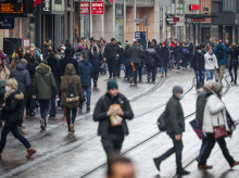 Ciudadanos alemanes paseando por las calles de Bremen