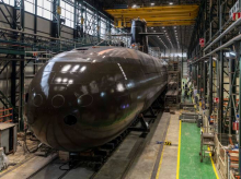 Vista general del submarino S-81 en el astillero de Navantia en Cartagena