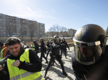 El Ministerio del Interior ha reconocido «momentos de tensión y episodios violentos» en la protesta con el intento sin éxito de acceder a la sede de las Cortes de Aragón