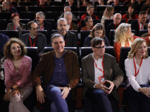 Pedro Sánchez, Salvador Illa y miembros del PSOE