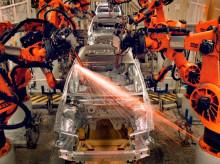 Las fábricas van a compatibilizar la producción de eléctricos e híbridos