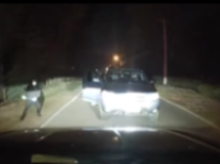 Los ladrones en plena maniobra