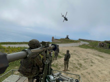 Maniobra conjunta en Ceuta del Batallón de Helicópteros de Maniobra VI y el Regimiento Mixto de Artilleria Nº 30