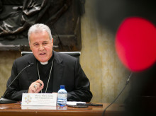 El arzobispo de Burgos, Mario Iceta, durante una rueda de prensa en la que anunció la excomunión de las exclarisas de Belorado
