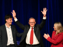 Anthony Albanese celebra su victoria en las elecciones