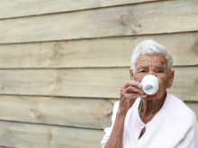 El consumo elevado de café puede afectar a las personas mayores