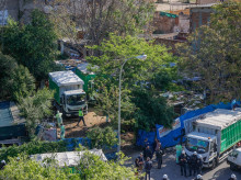 Vista general del dispositivo para completar el desalojo del asentamiento de chabolas del barrio barcelonés de Vallcarca, a 8 de mayo de 2025, en Barcelona, Cataluña (España). El Ayuntamiento de Barcelona ha adoptado la decisión tras el incendio que se registró el pasado martes, 6 de mayo, en la zona y en el que una persona resultó herida.

Kike Rincón / Europa Press
08 MAYO 2025;ASENTAMIENTO;VALLCARCA: CHABOLAS;INCENDIO;BARCELONA
08/5/2025