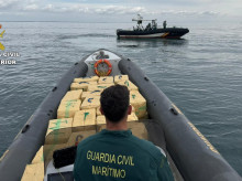 Intervenidos 93 fardos con más de 3.700 kilos de hachís en una embarcación en el río Guadiana (Huelva).

REMITIDA / HANDOUT por GUARDIA CIVIL
Fotografía remitida a medios de comunicación exclusivamente para ilustrar la noticia a la que hace referencia la imagen, y citando la procedencia de la imagen en la firma
10/5/2025