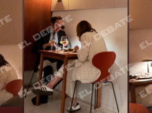 Pilar Alegría junto Francesc Vallès cenando en el restaurante Na Num