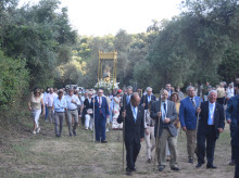 La procesión de la Virgen de Linares, en imágenes