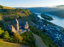 Localidad de Bacharach con su castillo Stahleck junto al Rin.