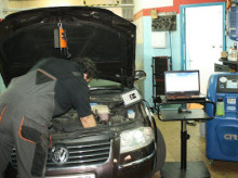 Nadie como un mecánico para cuidar un coche