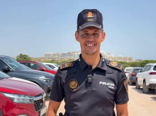 El agente durante su explicación