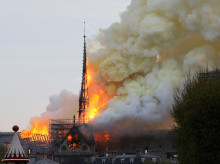 Incendio de Notre Dame de París en 2019
