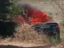 El coche con el que se perpetró el robo en la joyería de Parquesur