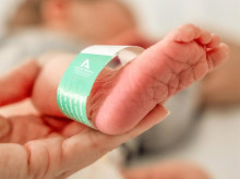 Recién nacido en un hospital público de Andalucía
Con motivo del Día Mundial del Cribado Neonatal, la Consejería de Salud y Consumo ha remarcado que a lo largo de 2025 Andalucía alcanzará la detección de 38 enfermedades congénitas en recién nacidos, gracias a la ampliación de su programa de cribado. Esta mejora sitúa a la comunidad como una de las más avanzadas del país en prevención y diagnóstico precoz.
POLITICA
JUNTA DE ANDALUCÍA