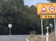 Es posible ver señales como esta en toda la red nacional de carreteras
