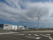 Recreación del aerogenerador que proyecta Amazon en su centro logístico del Far d'Empordà
