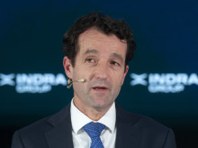El presidente de Indra Group, Ángel Escribano, durante una rueda de prensa