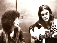 El músico Terry Reid, a la derecha