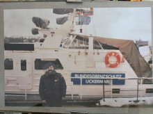 lancha patrullando el Danubio.