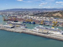 Vista de las terminales de cruceros de Carnival Corporation en el Puerto de Barcelona