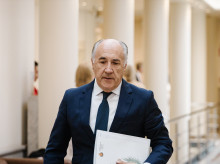 El senador del PP, José Ignacio Landaluce, a su llegada a una sesión de control al Gobierno