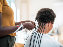 Las extensiones de cabello contienen químicos peligrosos