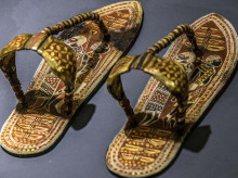 Uno de los pares de sandalias encontrados en la tumba de Tutankamón