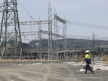 Construcción de naves para la transformación de energía de corriente alterna a corriente continua para el transporte a través del cable de interconexión con Francia