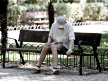 Imagen de archivo de un pensionista en un parque.

Eduardo Parra / Europa Press
19 julio 2019, anciano, vejez
19/7/2019