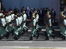 Acto solemne de homenaje a la bandera nacional y desfile militar por el 12 de octubre, Día de la Hispanidad
