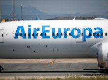 Un avión de Air Europa en la terminal 4 del Aeropuerto de Madrid-Barajas Adolfo Suárez
