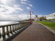 El Paseo Marítimo más largo de Europa, con farolas modernistas y vistas al Atlántico
