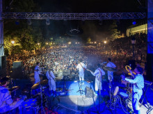 (Foto de ARCHIVO)
Actividad de la novena edición de la Noche en Blanco de Granada, celebrada el 17 de mayo de 2025.

REMITIDA / HANDOUT por AYUNTAMIENTO DE GRANADA
Fotografía remitida a medios de comunicación exclusivamente para ilustrar la noticia a la que hace referencia la imagen, y citando la procedencia de la imagen en la firma
18/5/2025
