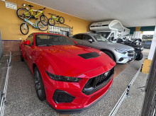 Algunos de los regalos que se pueden obtener este año en la Cesta de Navidad de la venta El Paisano de Utrera (Sevilla)