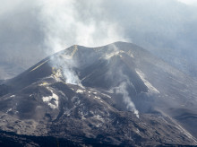 (Foto de ARCHIVO)
Una de las bocas eruptivas del volcán de Cumbre Vieja, a 17 de diciembre de 2021, en La Palma, Canarias (España). Según el último informe de la Dirección de Seguridad Nacional (DSN), el proceso eruptivo sigue sin mostrar signos observables de actividad. Sin embargo, se mantiene la situación legal de la emergencia y el semáforo rojo, así como todas las medidas de protección civil establecidas desde el inicio del fenómeno natural.

Alexandre Diaz
18 DICIEMBRE 2021;CUMBRE VIEJA;VOLCÁN;LA PALMA
18/12/2021