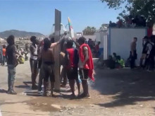inmigrantes en una playa de ceuta