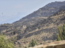 Vista de zonas calcinadas por el incendio de Riglos
