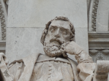 Estatua dedicada a Miguel Servet, obra de Dionisio Lasuén, en el Paraninfo de la Universidad de Zaragoza