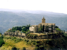 El pueblo de Huesca con la catedral más pequeña de España y la más antigua de Aragón