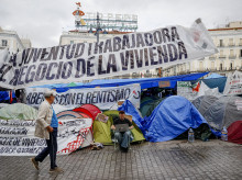 Acampada por la vivienda en la Puerta del Sol