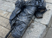 Armas de guerra localizadas en mitad de la calle en Sevilla