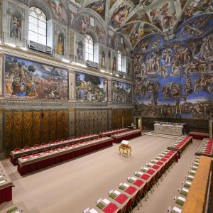 CIUDAD DEL VATICANO, 06/05/2025.- Los 133 cardenales que elegirán al nuevo papa se encerrarán desde mañana en la Capilla Sixtina, ante el fresco de Juicio Final de Miguel Ángel y donde todo está ya preparado, aseguró hoy la directora de los Museos Vaticanos, Barbara Jatta. EFE/ Vatican Media SÓLO USO EDITORIAL / SÓLO DISPONIBLE PARA ILUSTRAR LA NOTICIA QUE ACOMPAÑA (CRÉDITO OBLIGATORIO)
