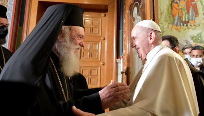 El Papa Francisco se reúne con el arzobispo ortodoxo de Atenas, Ieronymos II